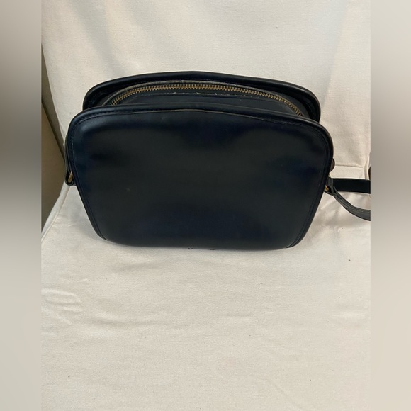 Vintage Coach Black Leather Crossbody Shoulder Handbag No. D4C-9931 - Picture 3 of 16